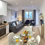 Daire Casa Ocean Bliss; 2-bed Apt. In Perfect Location!