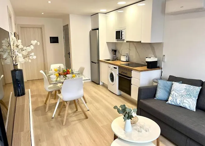 Casa Ocean Bliss; 2-bed Apt. In Perfect Location! Puerto del Carmen